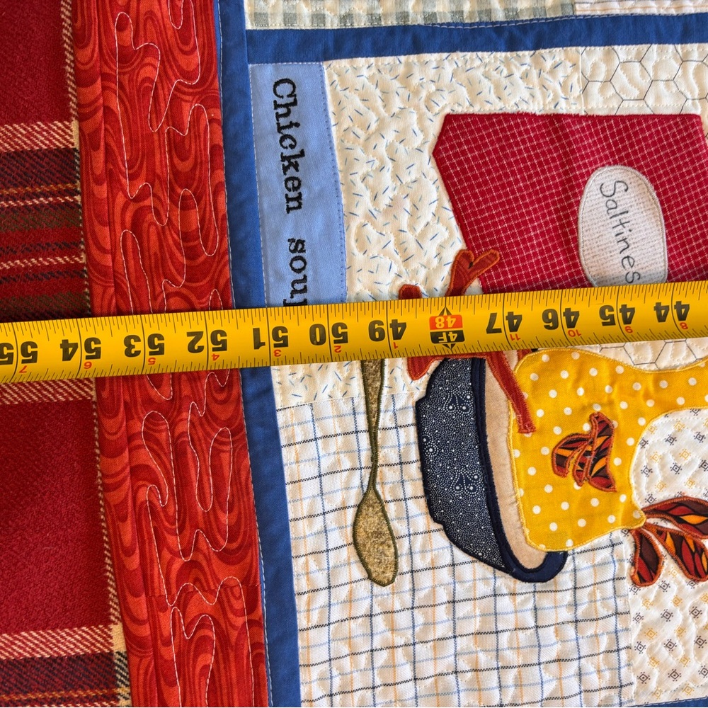 Charming Chicken-Themed Quilt - Picture 8 of 9